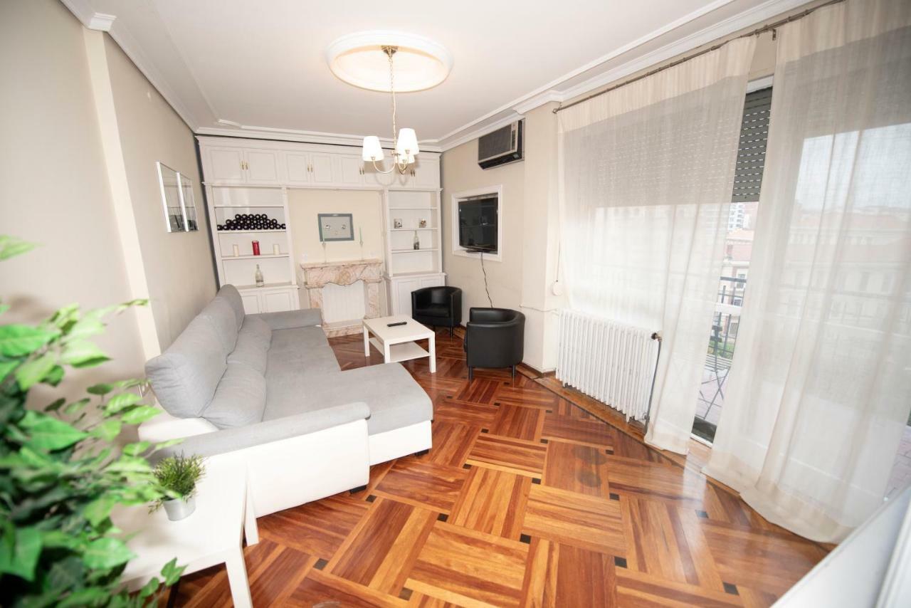 Апартаменти Espacios Blanco Santiago - Con Parking. Вальядолід Екстер'єр фото