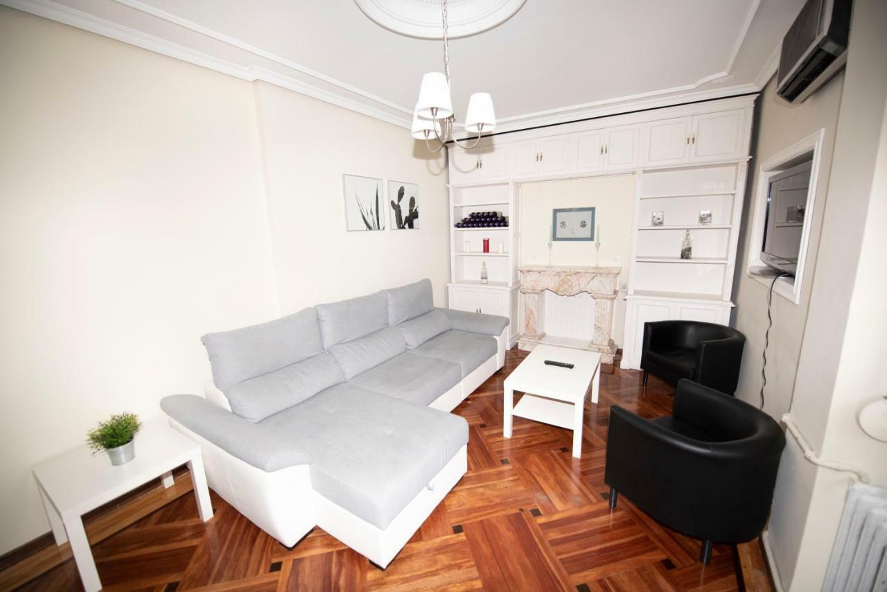 Апартаменти Espacios Blanco Santiago - Con Parking. Вальядолід Екстер'єр фото